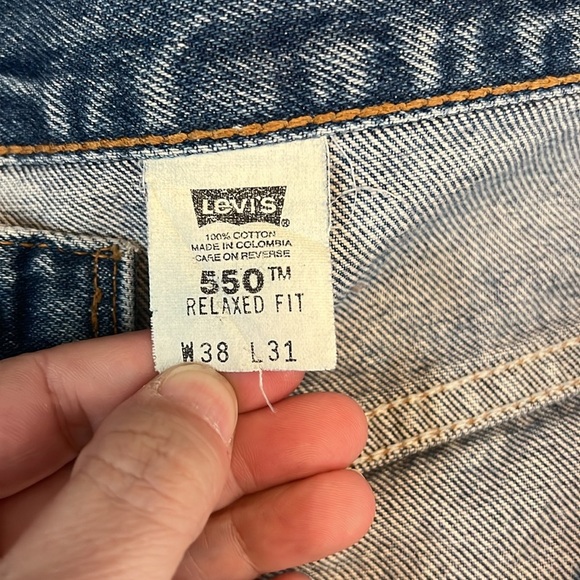 Levi’s Medium Wash 550 Relaxed Fit Jean 38x31 - Picture 4 of 7